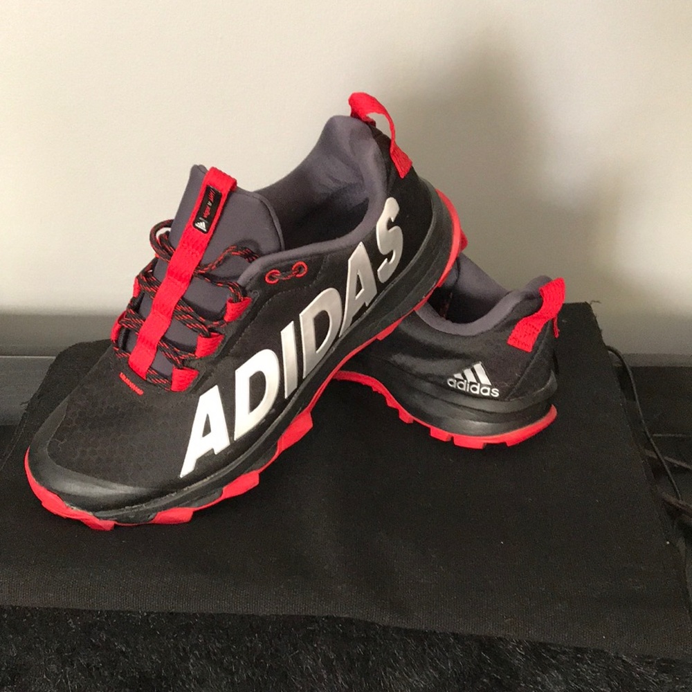 Adidas Vigor running shoes